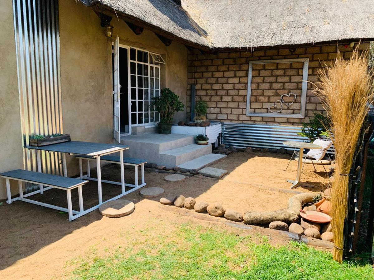 Farm Vibes Guesthouse Brits Buitenkant foto